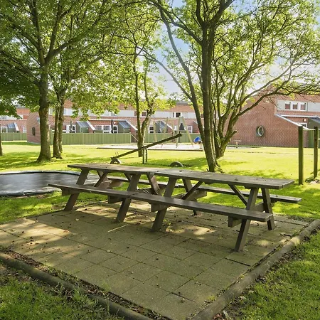 6 Person In Nyaraló