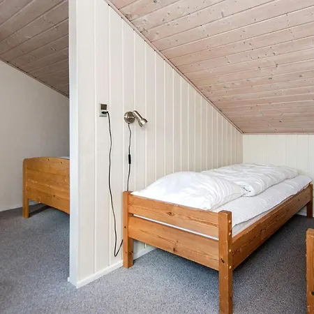 6 Person In Nyaraló *