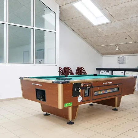 6 Person In Nyaraló