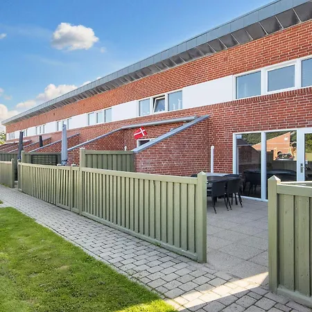 Nyaraló 6 Person In Hemmet