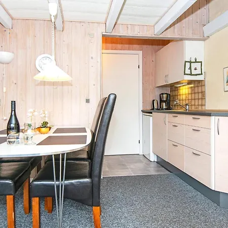 Nyaraló 6 Person In Hemmet