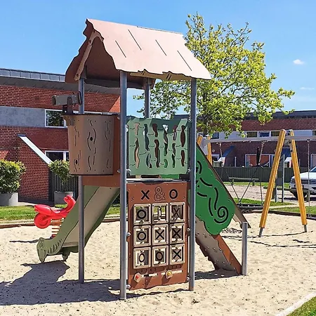 6 Person In Nyaraló *